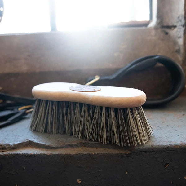 Shaped Medium Brush