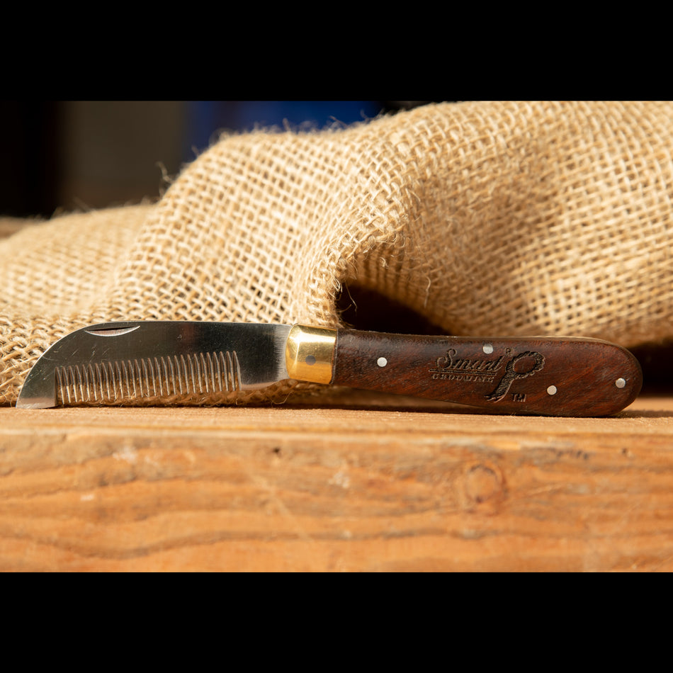 Fold Up Levelling Knife